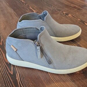 Ecco Women's Gray Ankle Boots